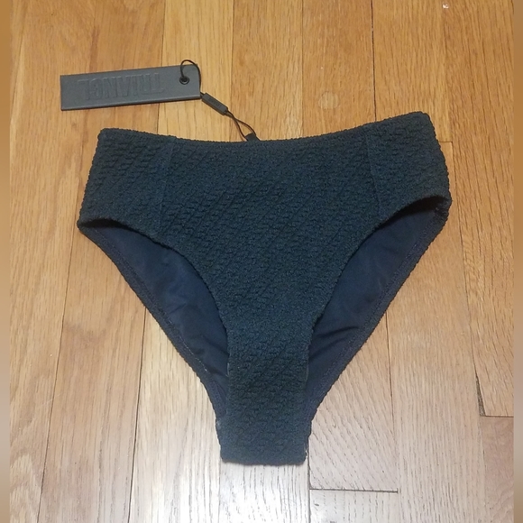 NWT Bottoms Only - Triangl Black Bikini Bottoms Size XS - Picture 1 of 3